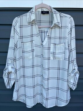 BCX Plaid Button-Up Shirt white with Black Stripes